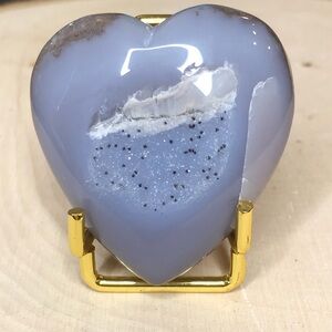 Sugary Agate Heart with Dendrites